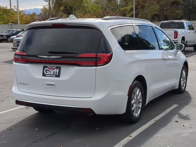 2022 Chrysler Pacifica Touring-L