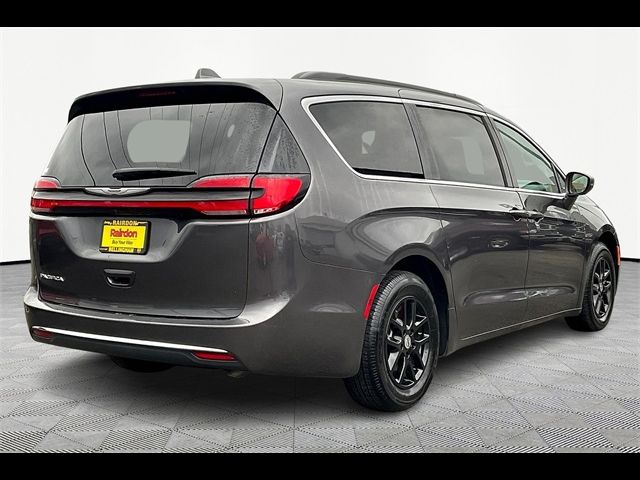 2022 Chrysler Pacifica Touring-L