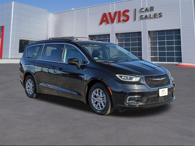 2022 Chrysler Pacifica Touring-L