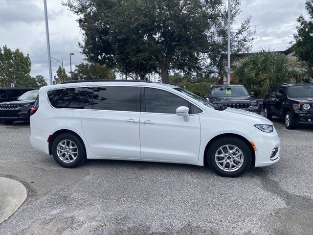 2022 Chrysler Pacifica Touring-L