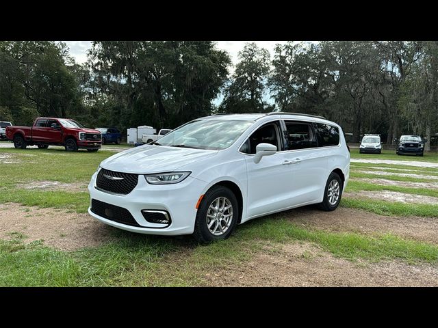 2022 Chrysler Pacifica Touring-L