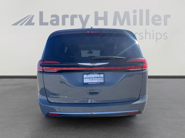 2022 Chrysler Pacifica Touring-L