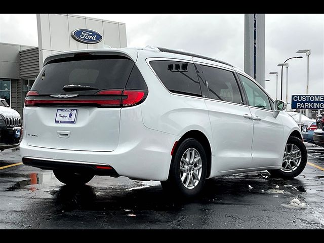 2022 Chrysler Pacifica Touring-L