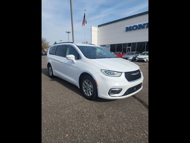 2022 Chrysler Pacifica Touring-L