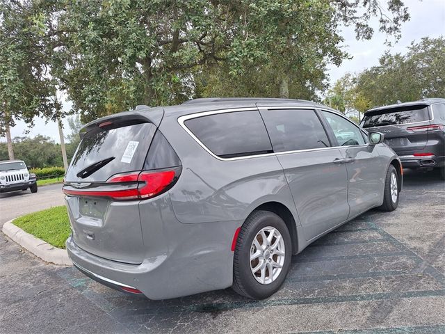 2022 Chrysler Pacifica Touring-L