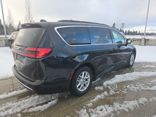 2022 Chrysler Pacifica Touring-L