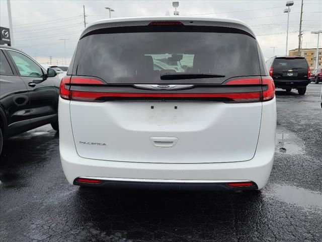 2022 Chrysler Pacifica Touring-L