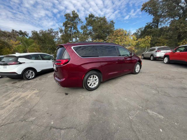 2022 Chrysler Pacifica Touring-L