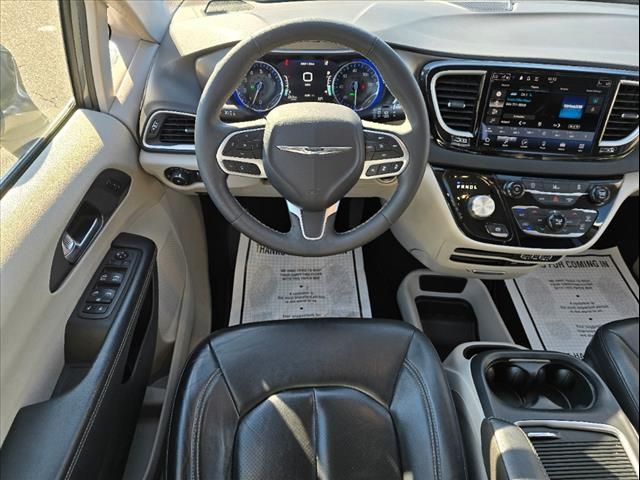 2022 Chrysler Pacifica Touring-L