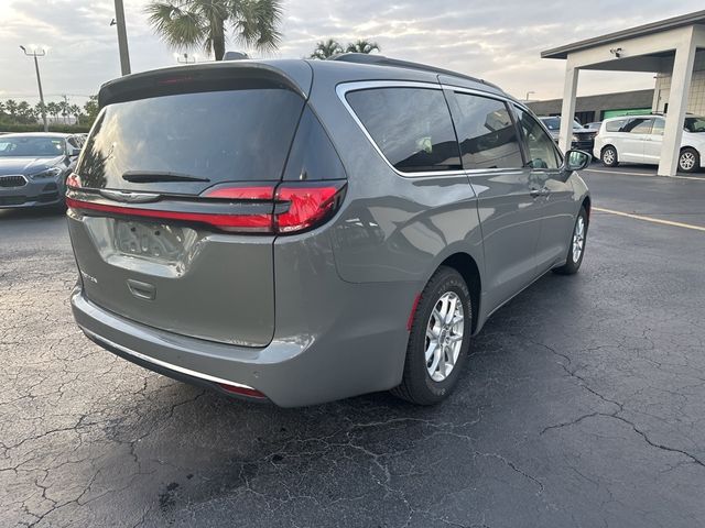 2022 Chrysler Pacifica Touring-L