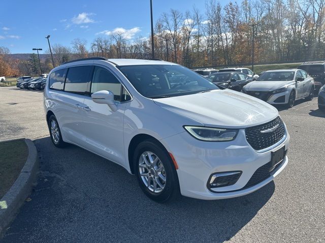 2022 Chrysler Pacifica Touring-L