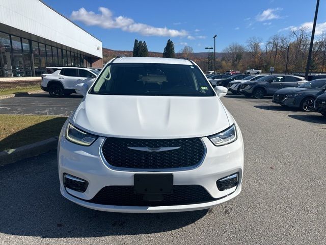 2022 Chrysler Pacifica Touring-L