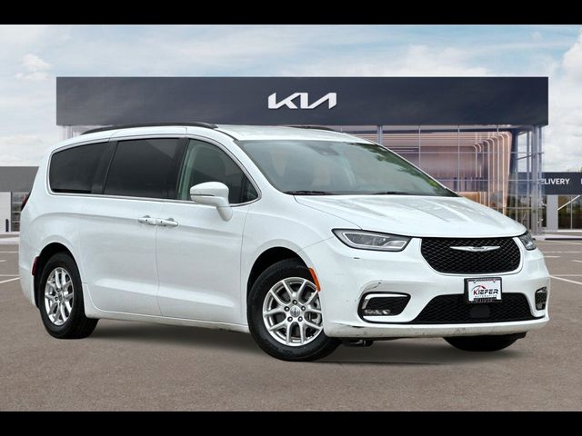 2022 Chrysler Pacifica Touring-L