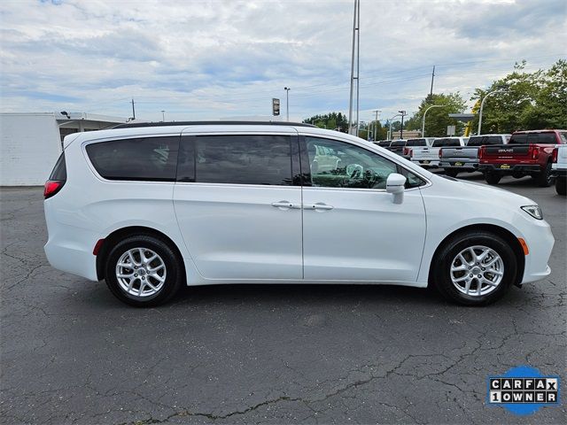 2022 Chrysler Pacifica Touring-L