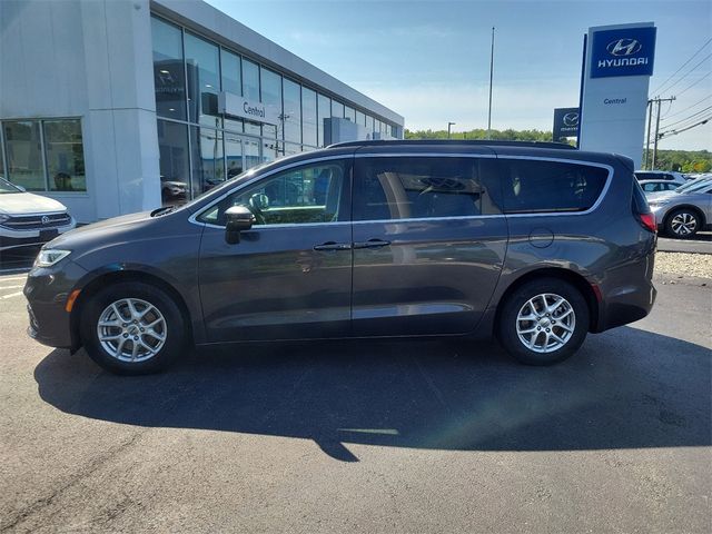 2022 Chrysler Pacifica Touring-L