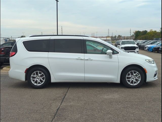 2022 Chrysler Pacifica Touring-L