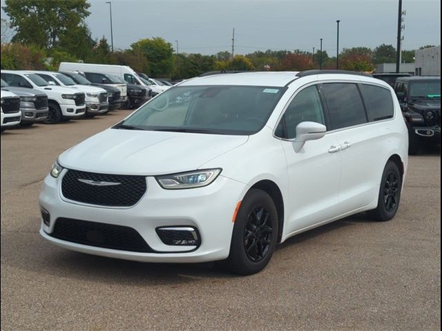 2022 Chrysler Pacifica Touring-L