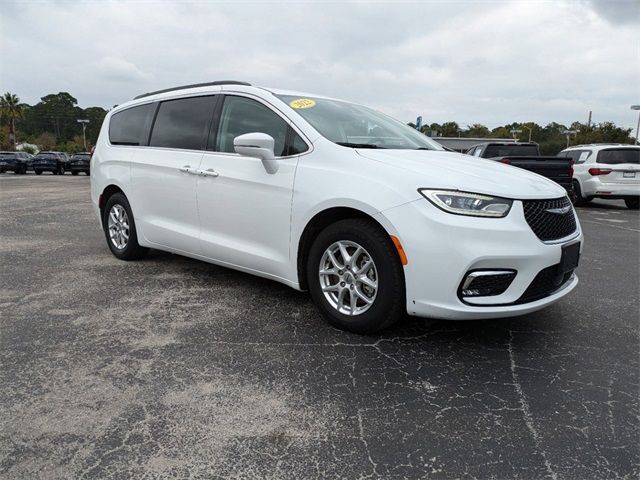 2022 Chrysler Pacifica Touring-L