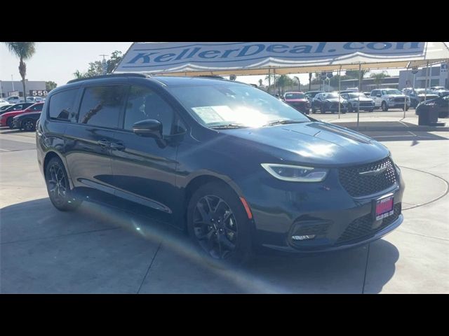 2022 Chrysler Pacifica Touring-L