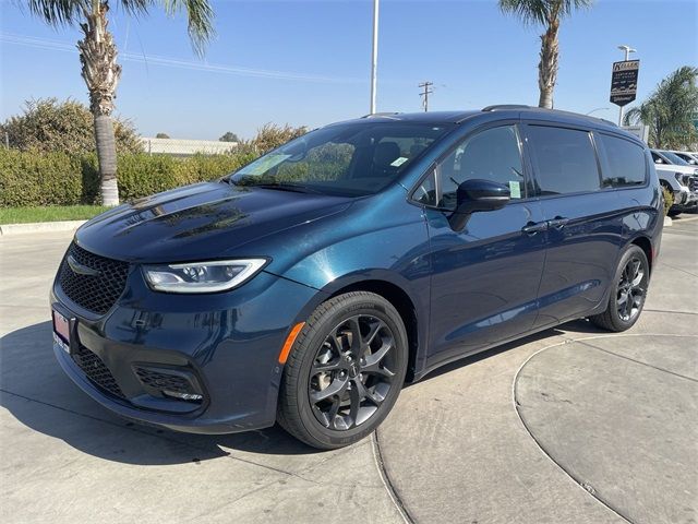 2022 Chrysler Pacifica Touring-L