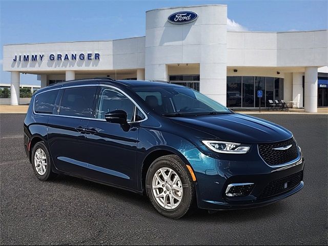 2022 Chrysler Pacifica Touring-L