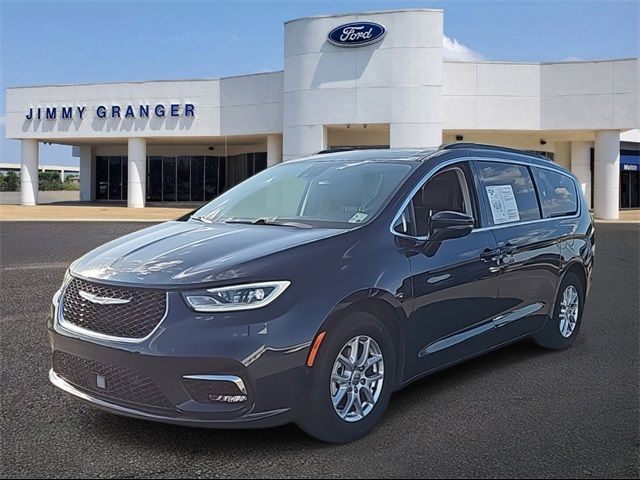 2022 Chrysler Pacifica Touring-L