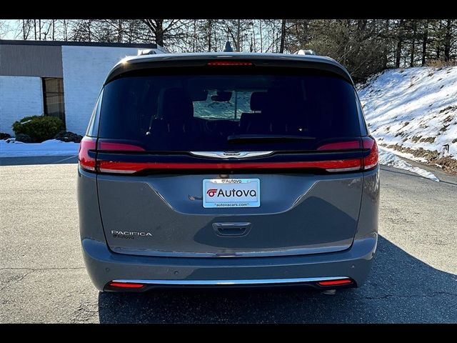 2022 Chrysler Pacifica Touring-L