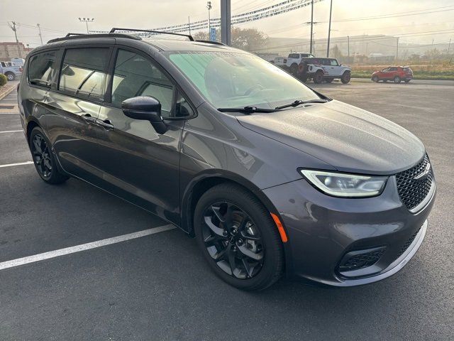 2022 Chrysler Pacifica Touring-L