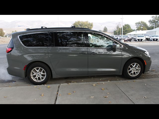 2022 Chrysler Pacifica Touring-L