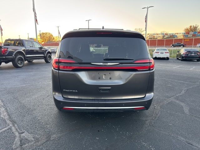 2022 Chrysler Pacifica Touring-L