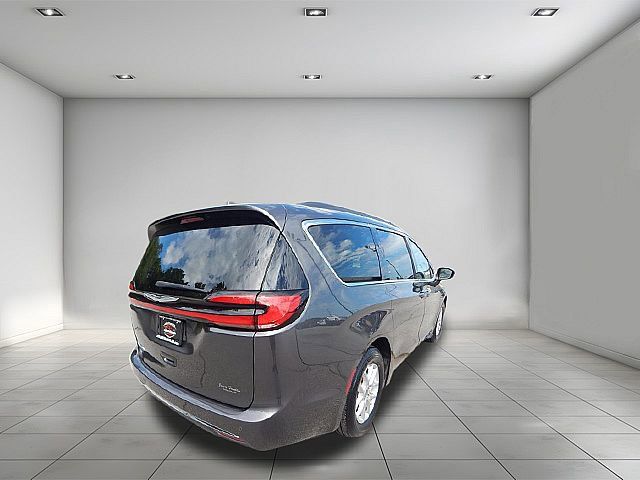 2022 Chrysler Pacifica Touring-L