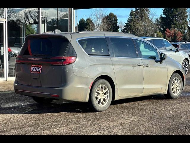 2022 Chrysler Pacifica Touring-L