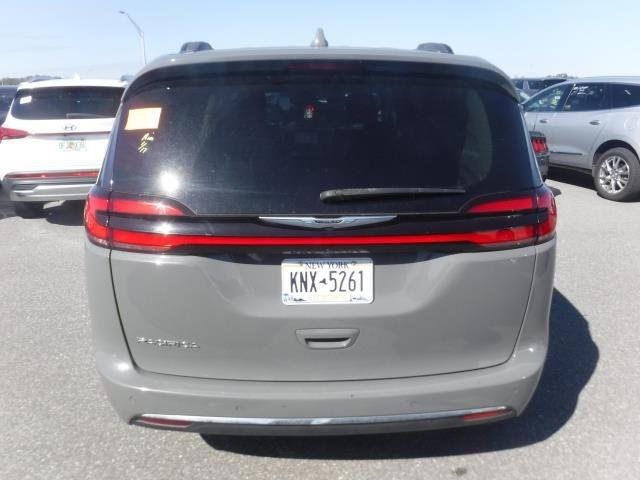 2022 Chrysler Pacifica Touring-L