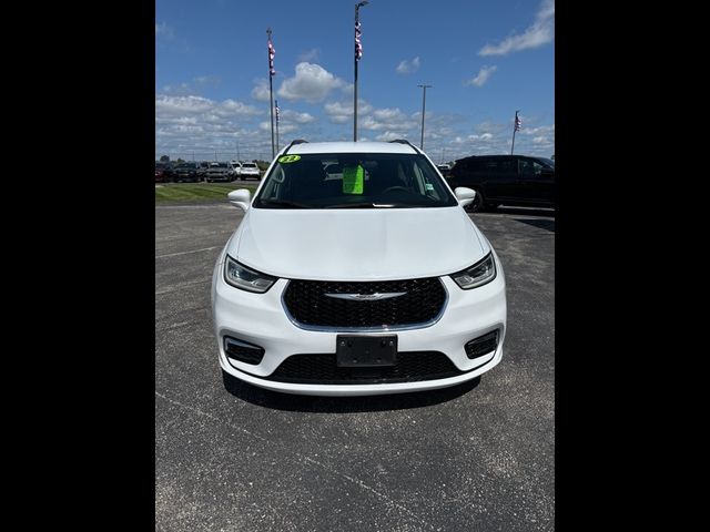 2022 Chrysler Pacifica Touring-L