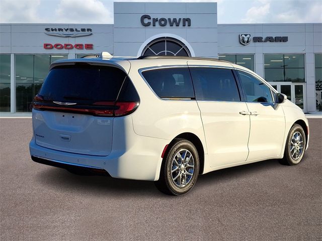 2022 Chrysler Pacifica Touring-L