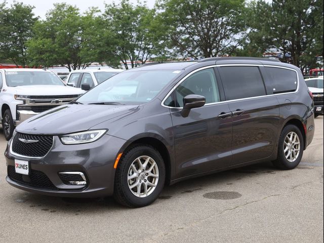 2022 Chrysler Pacifica Touring-L