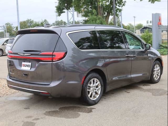 2022 Chrysler Pacifica Touring-L