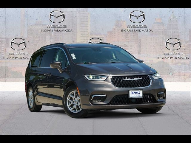 2022 Chrysler Pacifica Touring-L