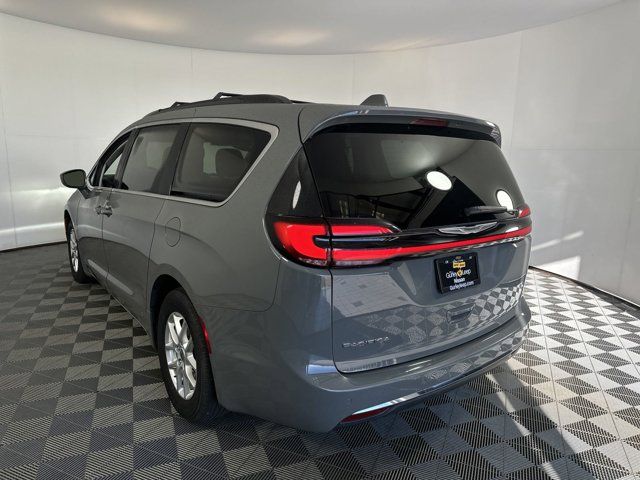 2022 Chrysler Pacifica Touring-L