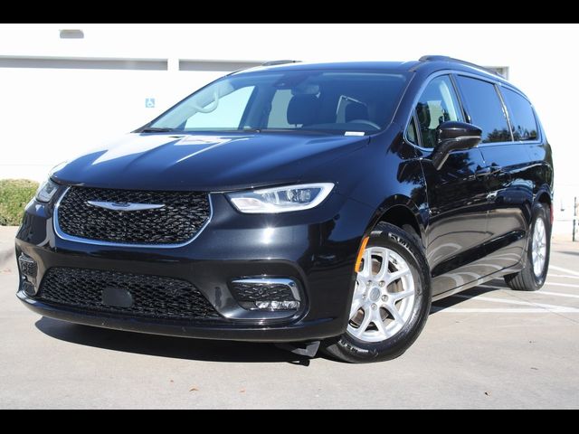 2022 Chrysler Pacifica Touring-L