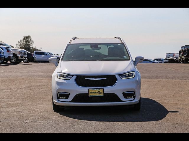 2022 Chrysler Pacifica Touring-L