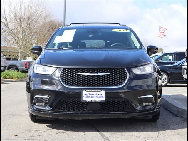 2022 Chrysler Pacifica Touring-L