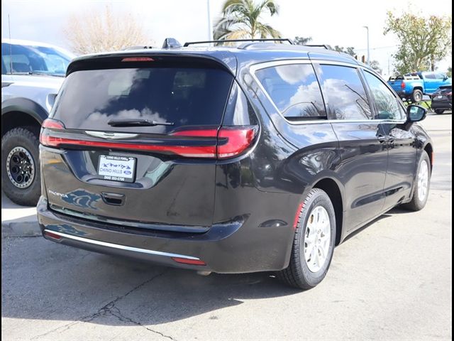 2022 Chrysler Pacifica Touring-L