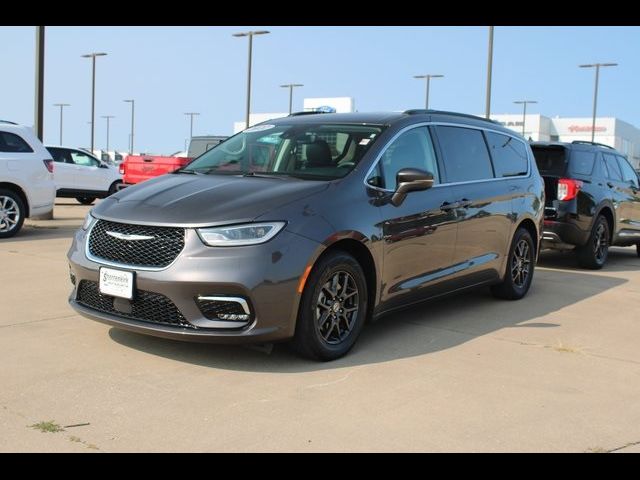 2022 Chrysler Pacifica Touring-L