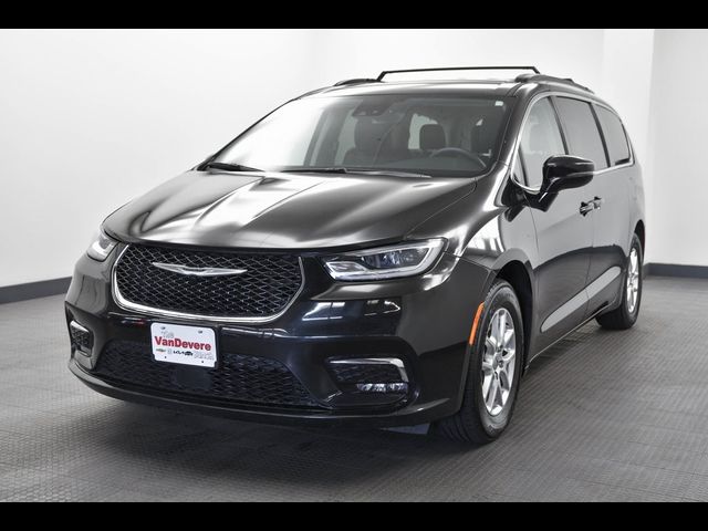 2022 Chrysler Pacifica Touring-L