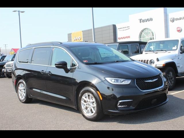 2022 Chrysler Pacifica Touring-L