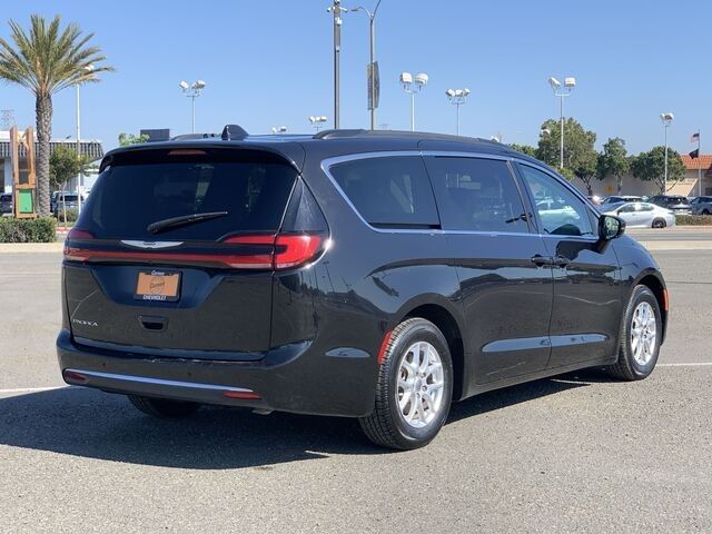 2022 Chrysler Pacifica Touring-L