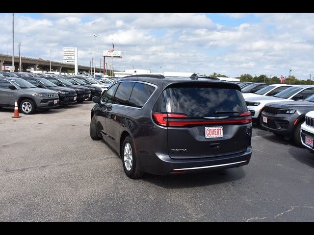 2022 Chrysler Pacifica Touring-L