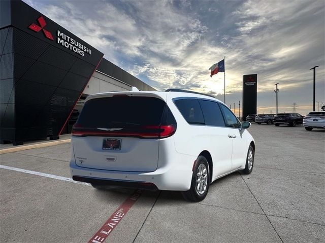 2022 Chrysler Pacifica Touring-L