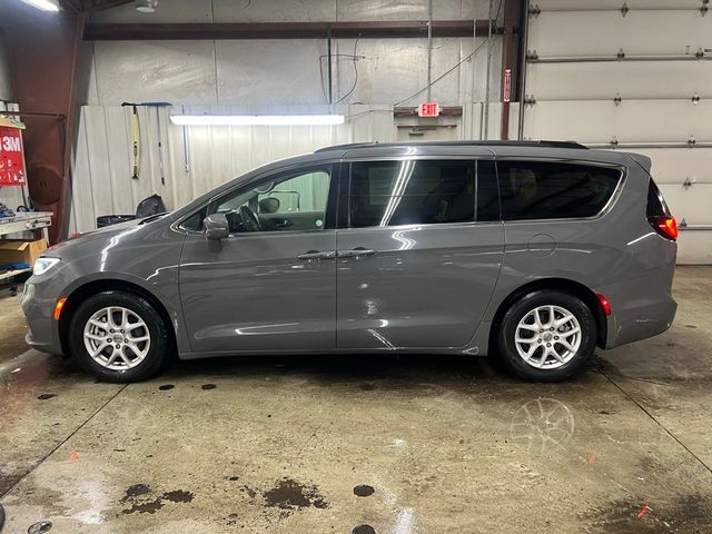 2022 Chrysler Pacifica Touring-L